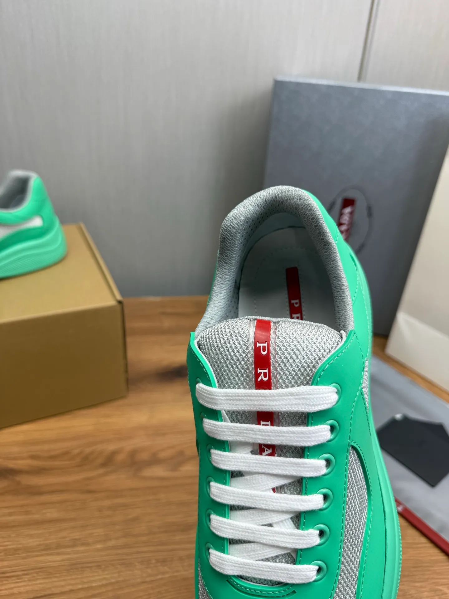 Men's shoes 640💰 [PRADA] Hot selling items🔥Must be recommended every day~~ Official website synchronized, 1:1 high quality shipments✔️ Imported cowhide fabric, rubber material + cowhide lining, original bottom, high-end airplane box packaging🎁 38-45 (38.45 custom-made, non-returnable)